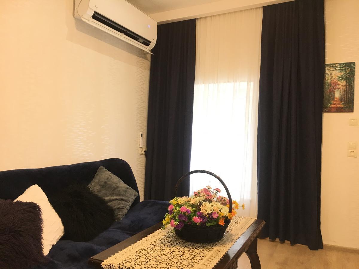 Appartamento Newly Renovated House Tbilisi Esterno foto
