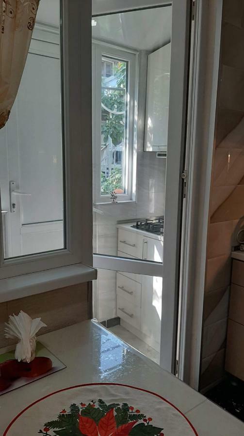 Appartamento Newly Renovated House Tbilisi Esterno foto